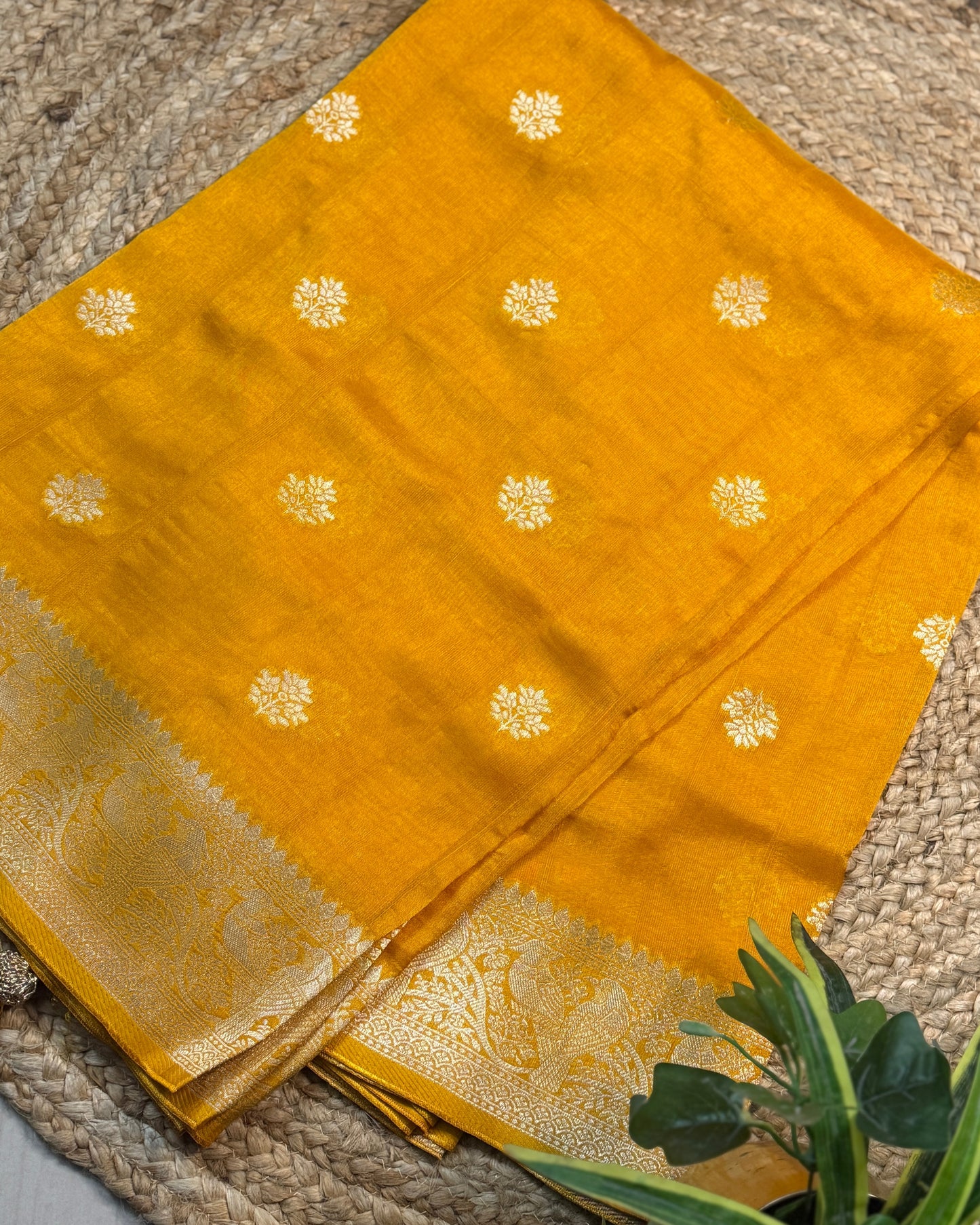 Munga Tussar